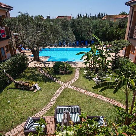 Residence Villa Andrea มารีนาดีกาเมโรตา ภายนอก รูปภาพ