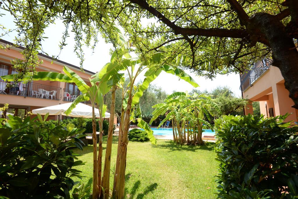 Residence Villa Andrea มารีนาดีกาเมโรตา ภายนอก รูปภาพ