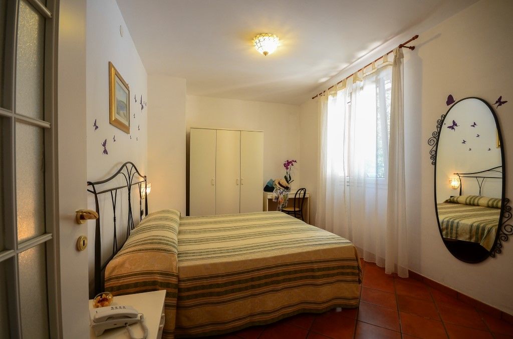 Residence Villa Andrea มารีนาดีกาเมโรตา ภายนอก รูปภาพ