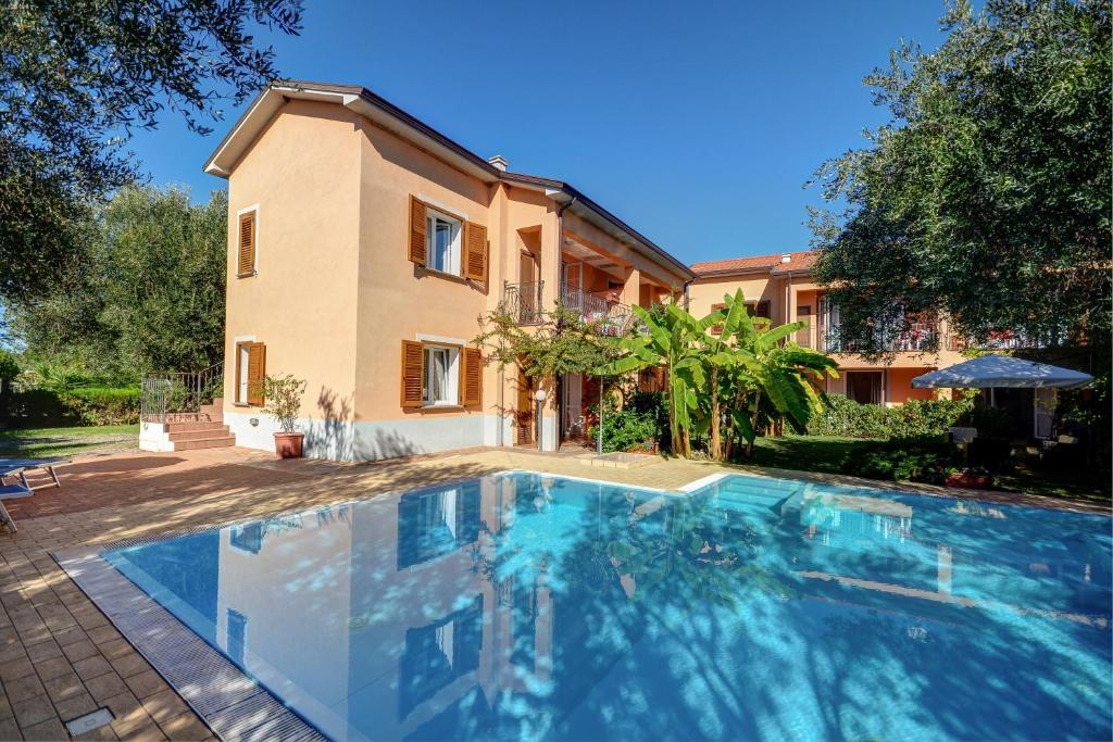 Residence Villa Andrea มารีนาดีกาเมโรตา ภายนอก รูปภาพ