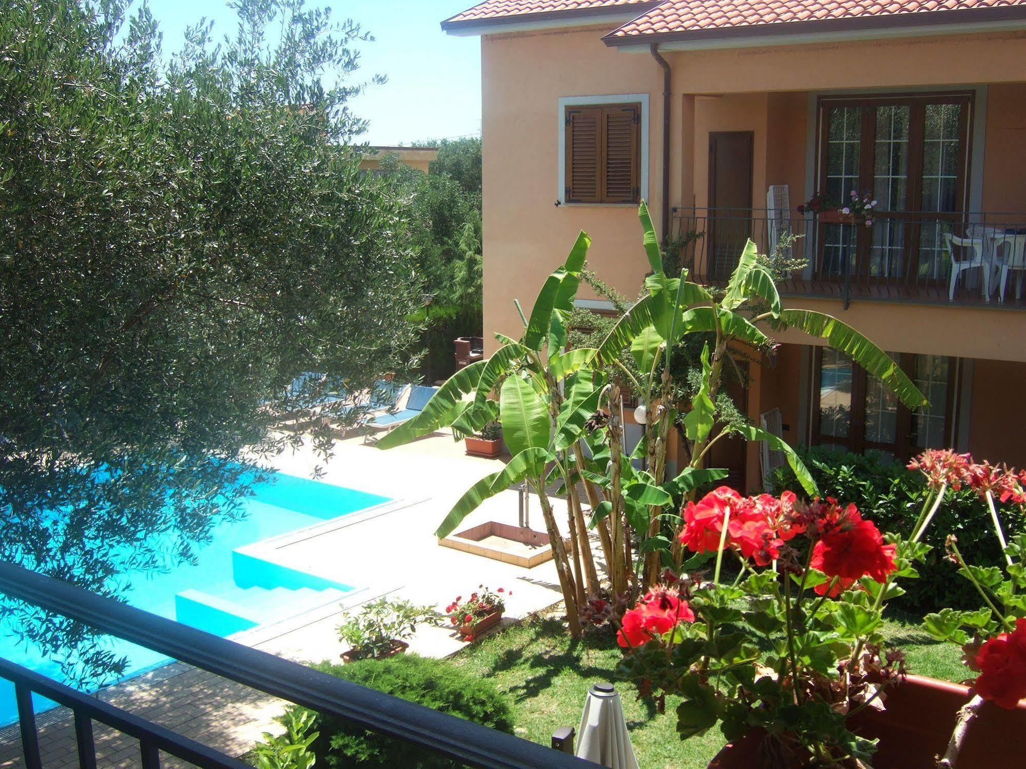 Residence Villa Andrea มารีนาดีกาเมโรตา ภายนอก รูปภาพ