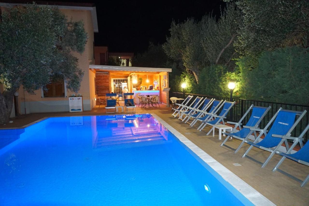 Residence Villa Andrea มารีนาดีกาเมโรตา ภายนอก รูปภาพ